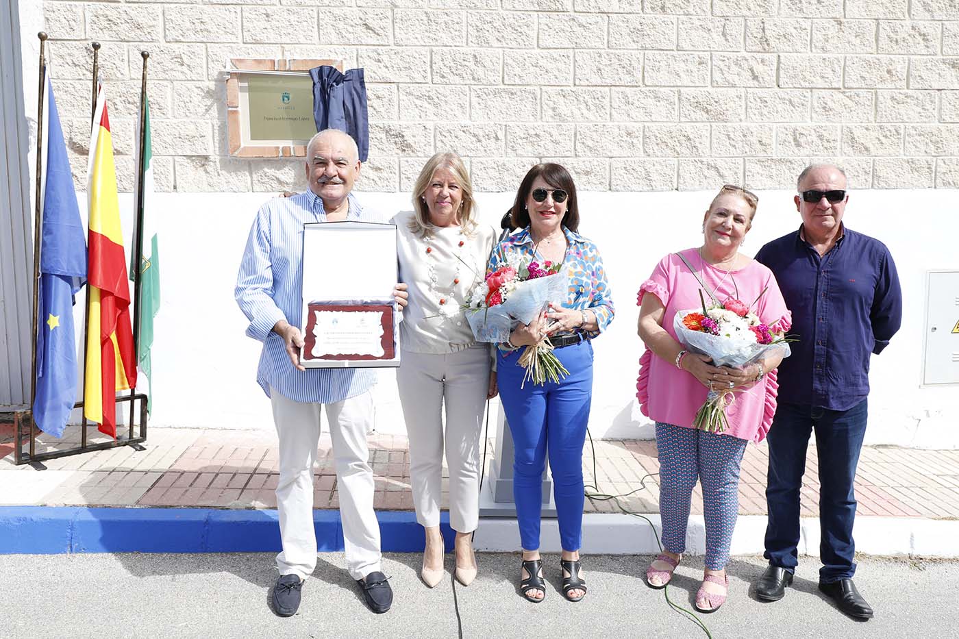El Ayuntamiento reconoce la contribución del empresario Francisco Hormigo López al desarrollo de San Pedro Alcántara otorgando su nombre a una calle en Las Medranas